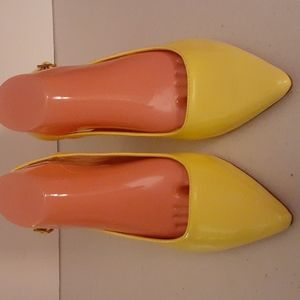 ComeShun women's Yellow heels